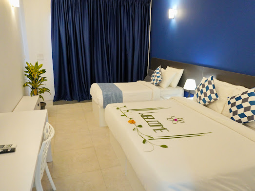 TME Beachview Open Shower