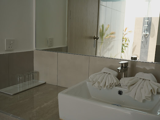 TME Beachview Open Shower